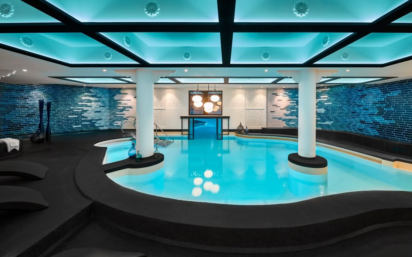 La piscine de l'hôtel Ling Bao à Phantasialand – © Phantasialand