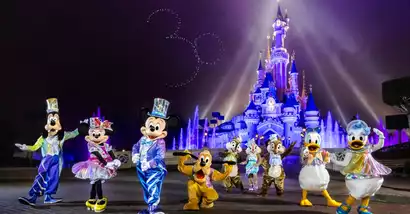 30 ans de Disneyland Paris : Nouveau Pré-show avec des drones !