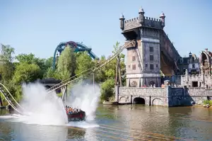 Efteling : Un grand hôtel et une attraction intérieure pour 2024