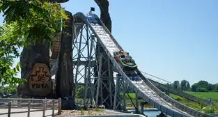 Yuta Falls à Lost Island Theme Park — © Lost Island Theme Park