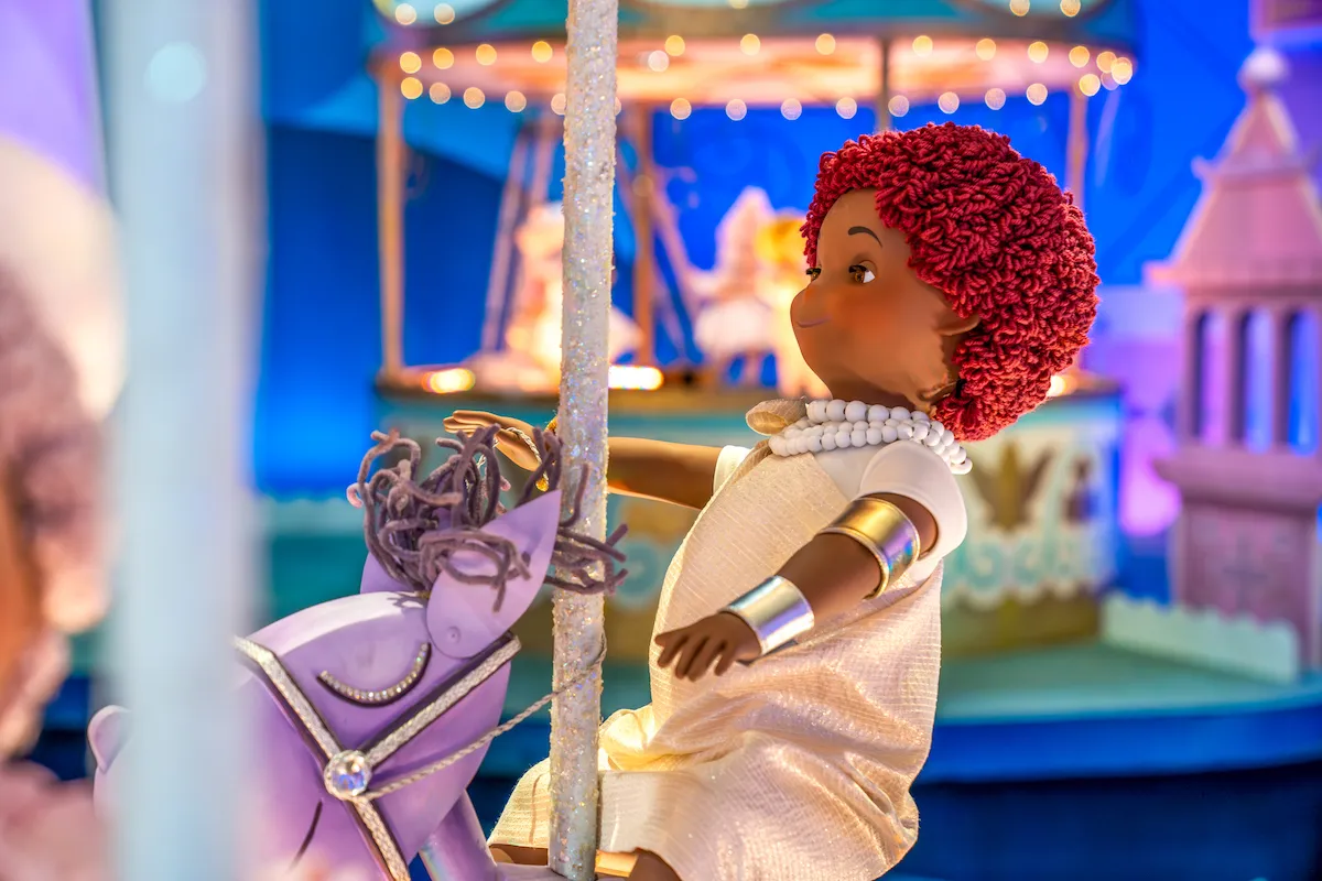 Décor de carrousel dans It's a Small World à Disneyland Paris – © Disney
