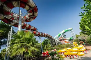 Toboggans Cobra et King Cobra à Aqualand Saint-Cyr-sur-Mer – © Aqualand Saint-Cyr-sur-Mer