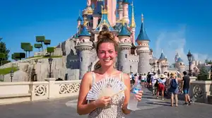 Guide de survie à Disneyland Paris cet été : affronter la canicule et la foule sans fondre