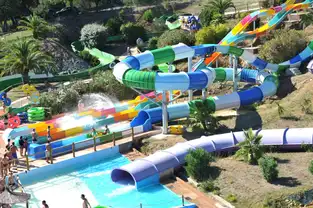Vue aérienne des toboggans à Aqualand Saint-Cyr-sur-Mer – © Aqualand Saint-Cyr-sur-Mer