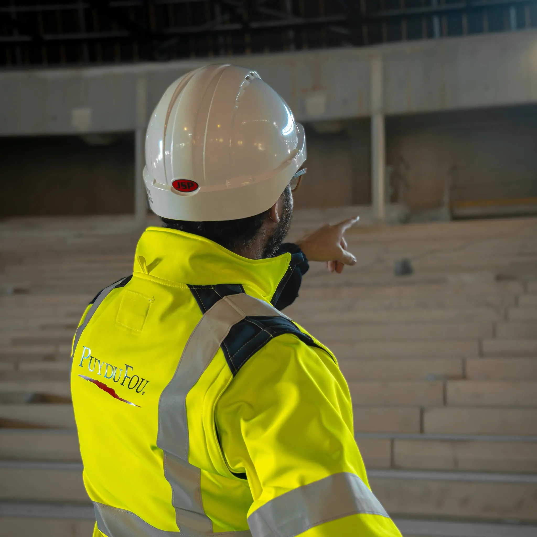 Tribune en construction de l'Palais Royal du Puy du Fou – © Puy du Fou