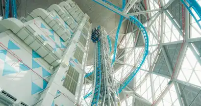 Un rollercoaster avec lancement vertical bientôt dans nos parcs ?