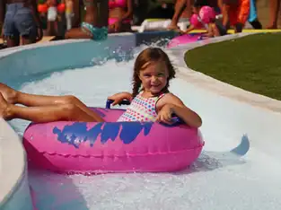 Lazy River à Aquasplash Antibes – © Aquasplash Antibes