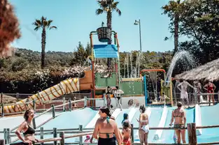 Aire de jeux aquatique enfants à Aqualand Sainte-Maxime – © Aqualand Sainte-Maxime