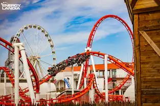 Vue du parcours du coaster Formuła dans l'Extreme Zone d'Energylandia