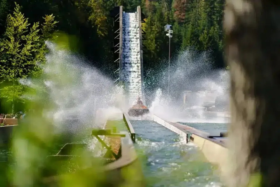 Le Flum et sa chute de 11 mètres à Fraispertuis-City
