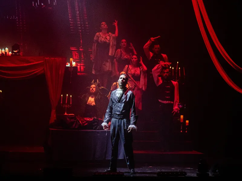 La Maldición de Drácula, musical de Movie World Studios – © Parque Warner Madrid
